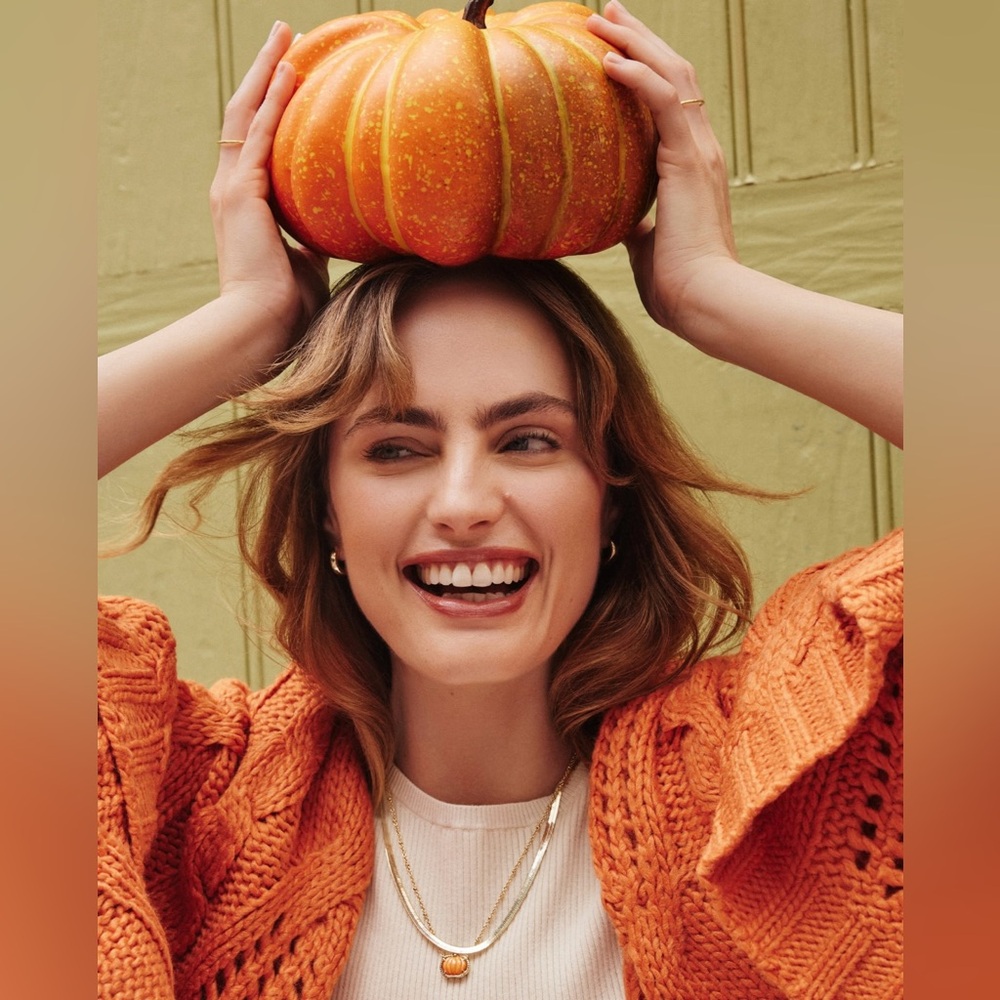 NWT Kendra Scott Pumpkin Short Pendant Necklace - Picture 4 of 10